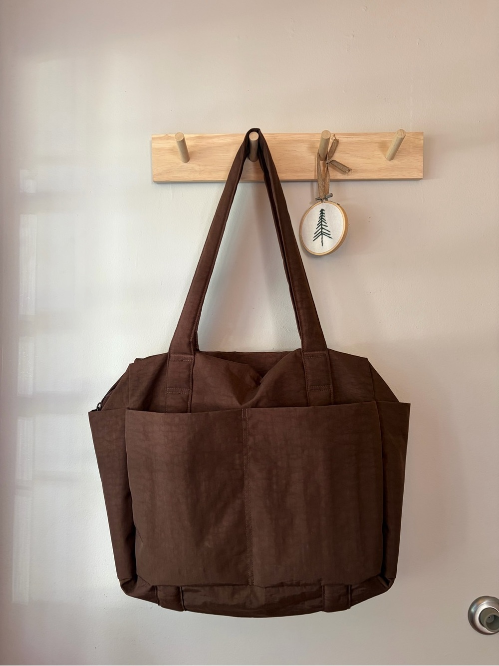 BAGGU Cloud Carry On in Coffee